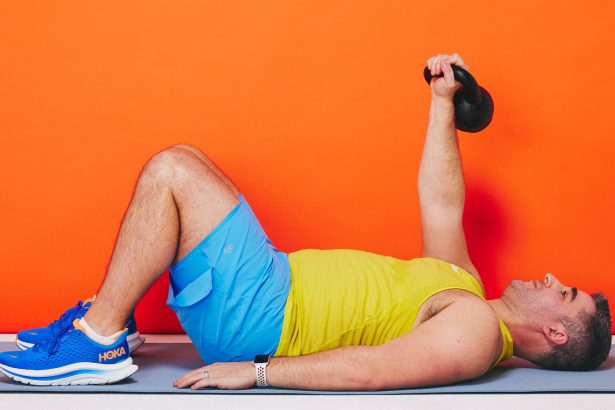 this-12-minute,-4-move-workout-will-fire-up-your-biceps-and-triceps