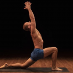 how-to-do-anjaneyasana-(crescent-lunge)